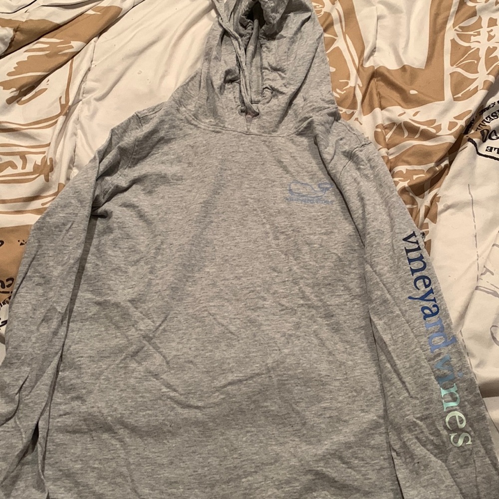 vineyard vines gray sweatshirt